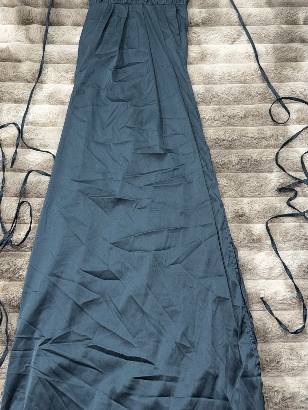 What fox Akela dress